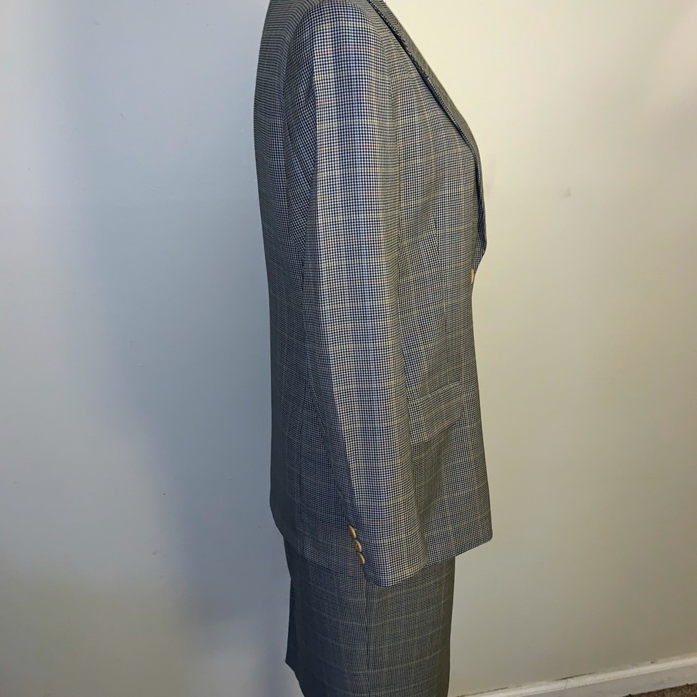 💜💜1-DAY SALE💛💜BURBERRY💛💜PINSTRIPE💛💜DOUBLE BREASTED💛💜 - Picture 3 of 8